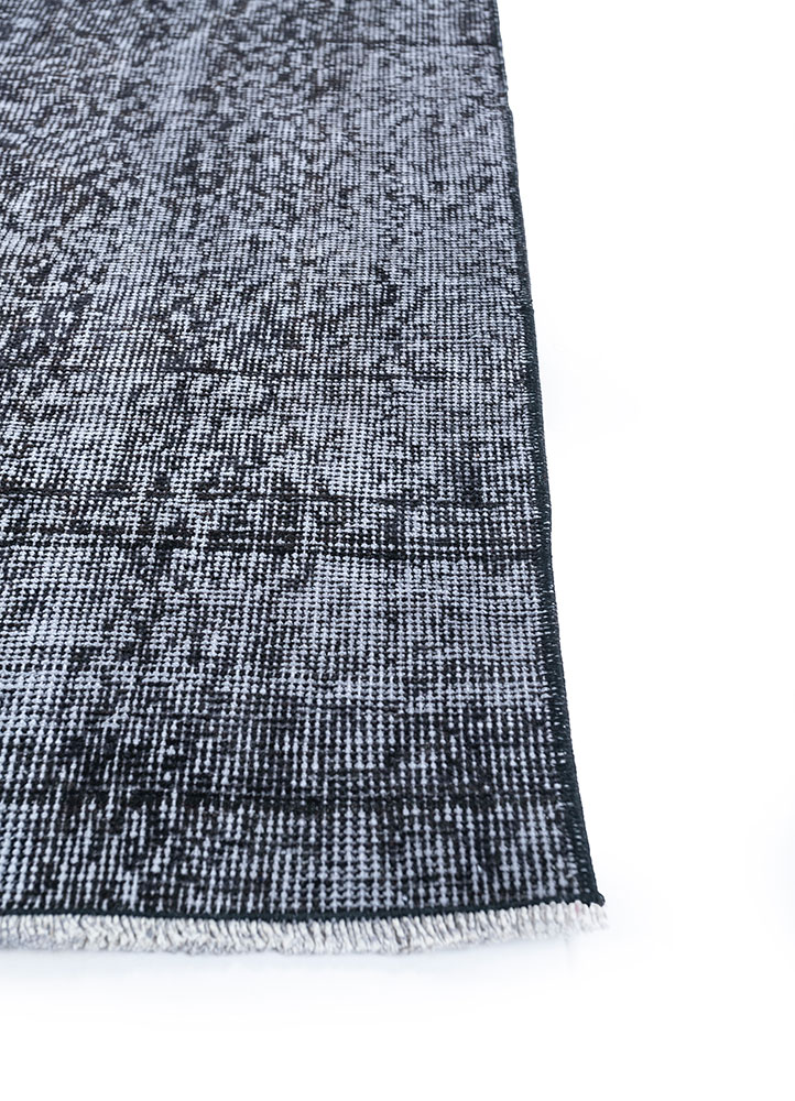 lacuna grey and black wool hand knotted Rug - Corner