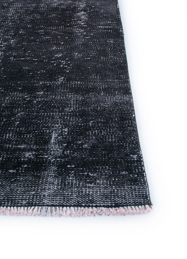 lacuna grey and black wool hand knotted Rug - Corner