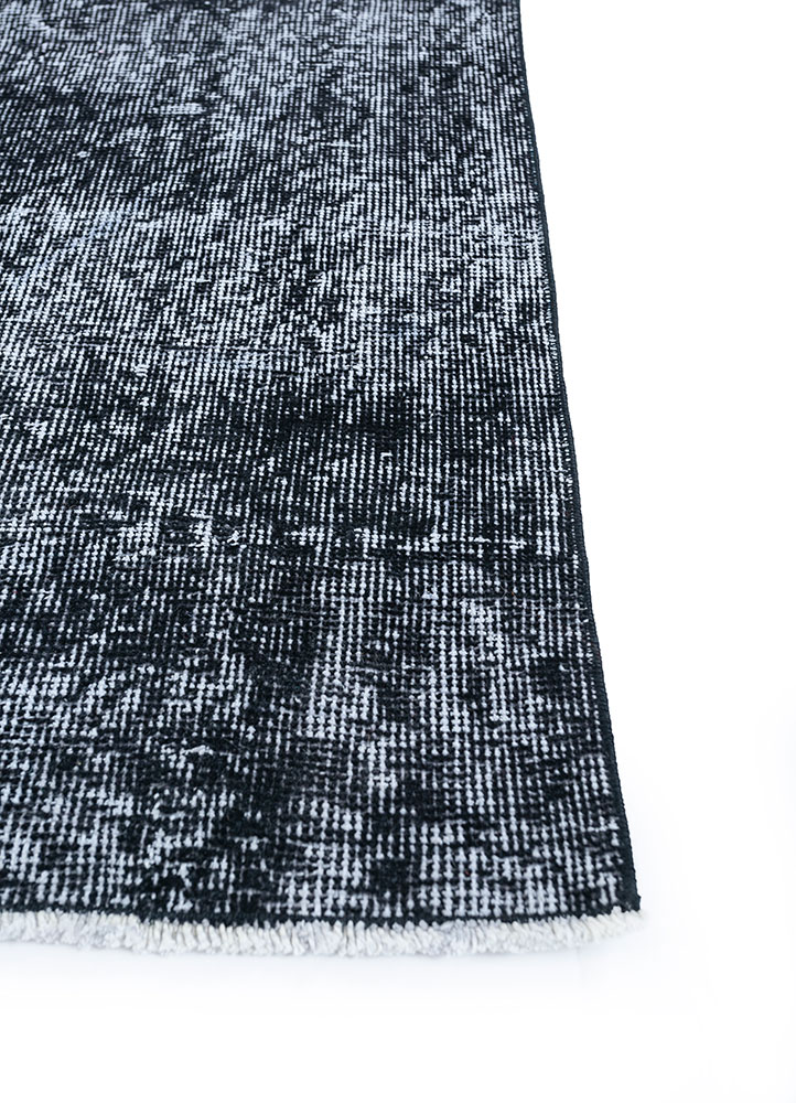 lacuna grey and black wool hand knotted Rug - Corner