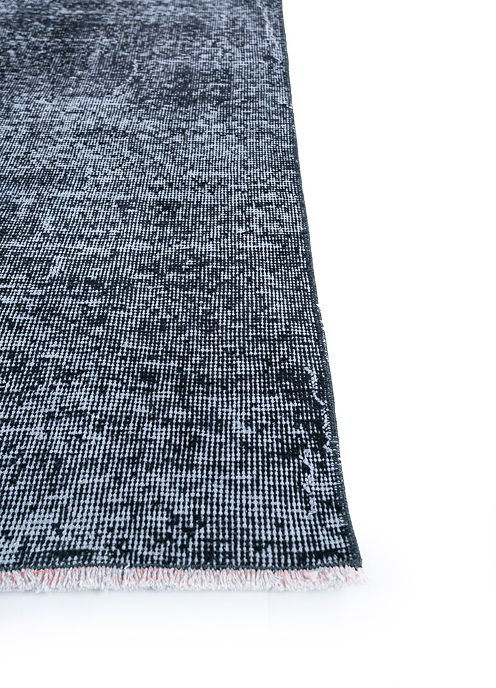 lacuna grey and black wool hand knotted Rug - Corner