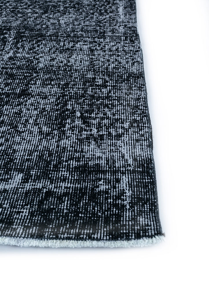 lacuna grey and black wool hand knotted Rug - Corner