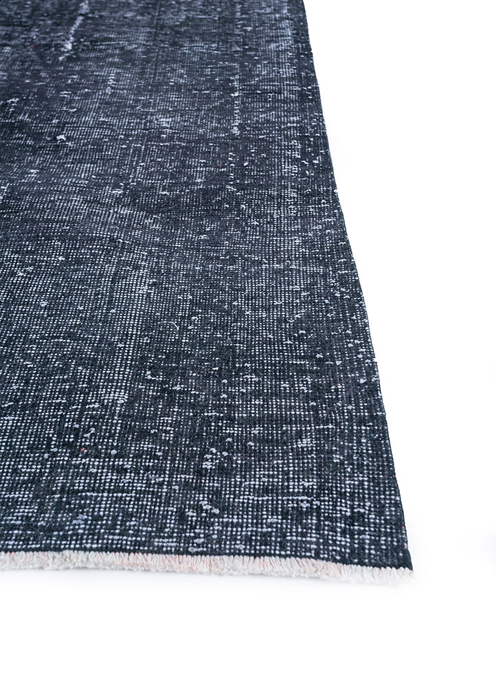 lacuna grey and black wool hand knotted Rug - Corner