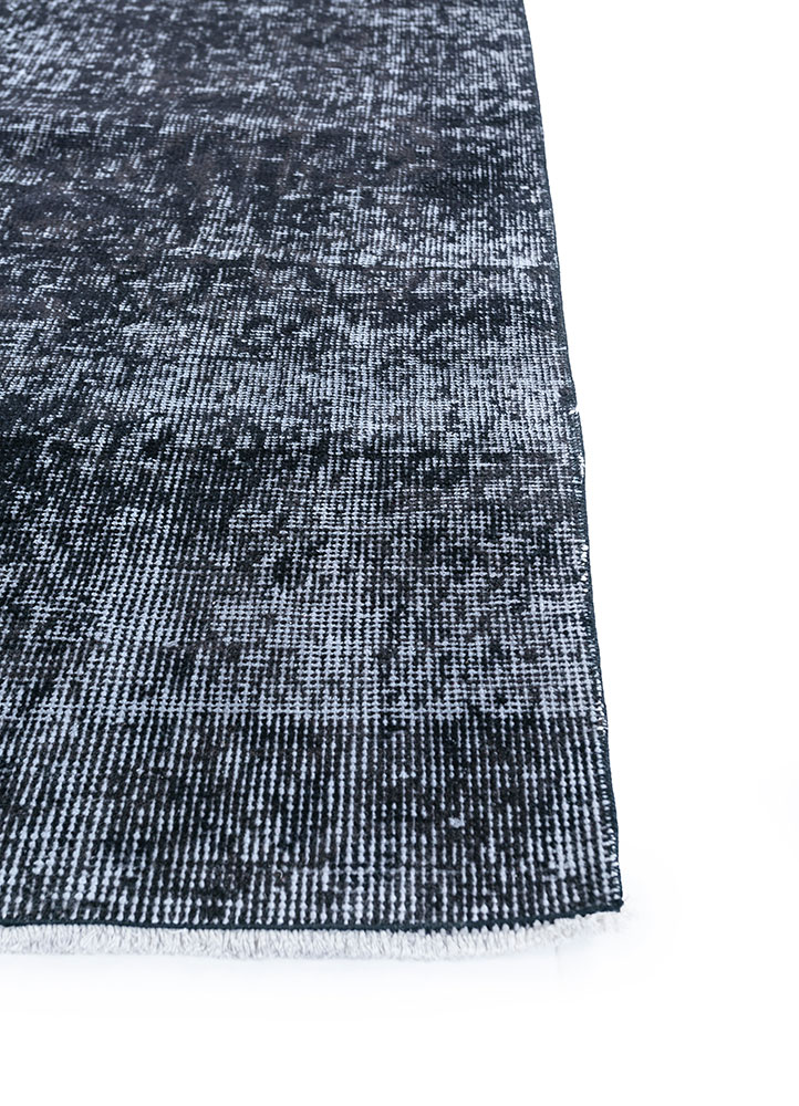 lacuna grey and black wool hand knotted Rug - Corner