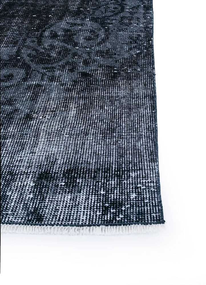 lacuna grey and black wool hand knotted Rug - Corner