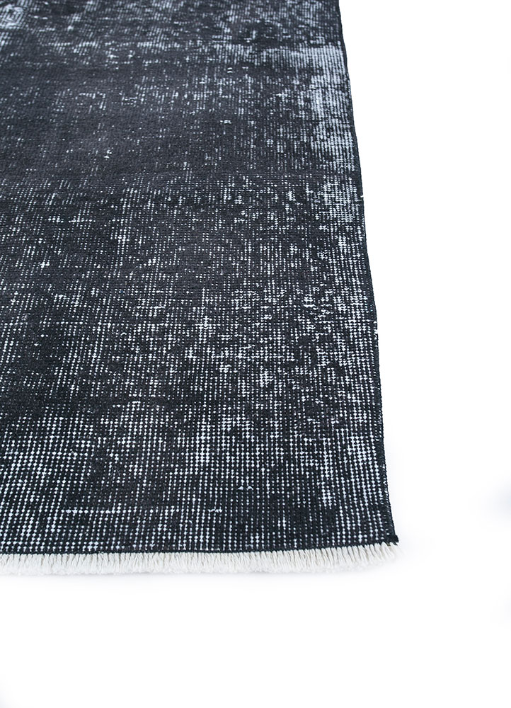 lacuna grey and black wool hand knotted Rug - Corner
