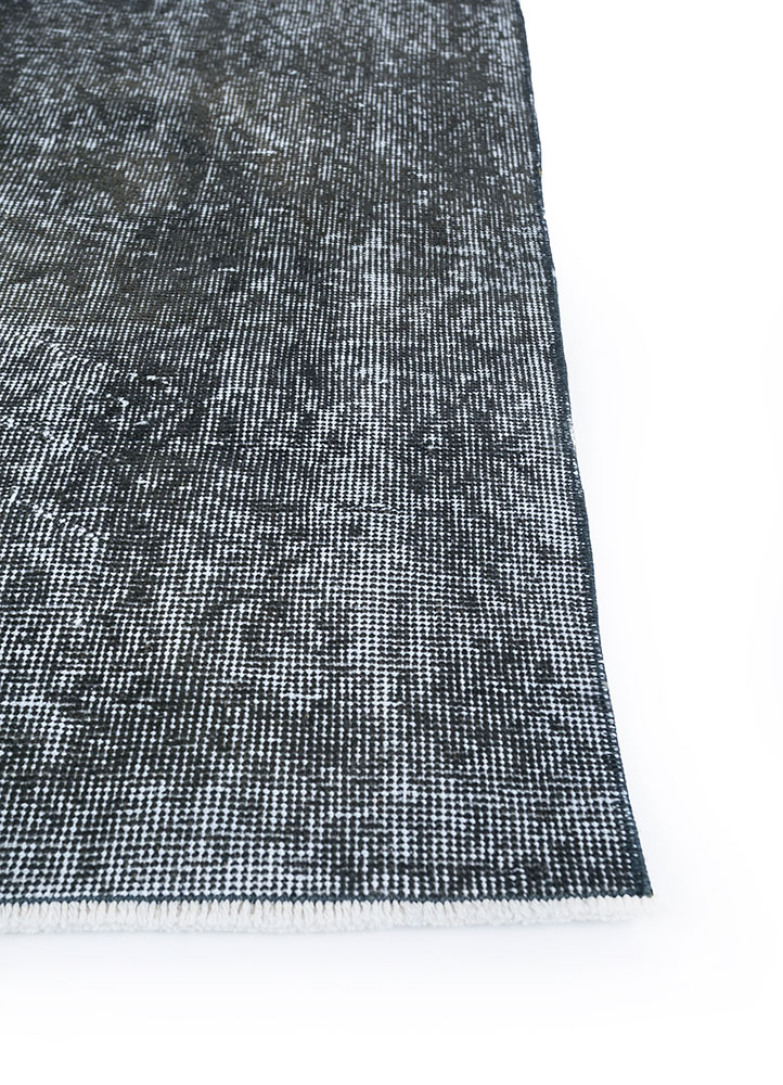 lacuna grey and black wool hand knotted Rug - Corner