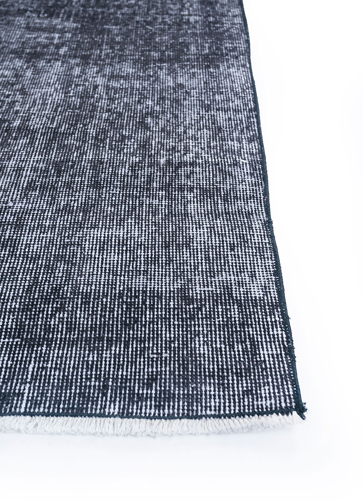 lacuna grey and black wool hand knotted Rug - Corner