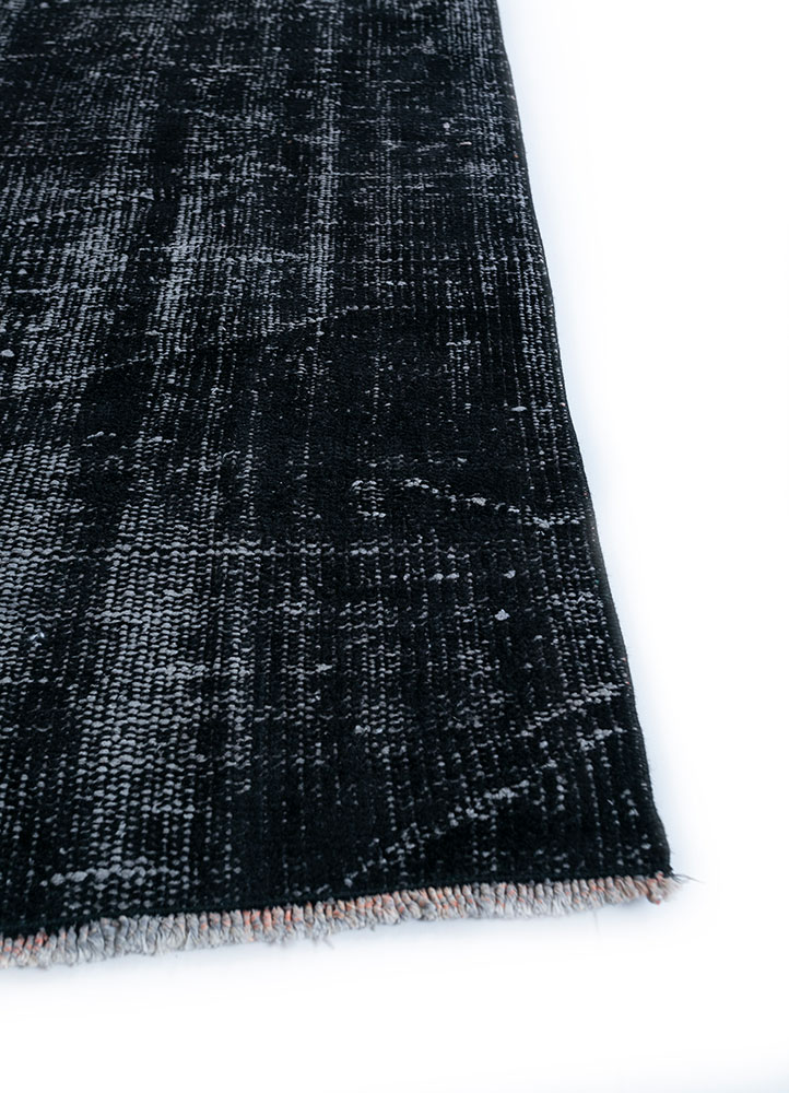 lacuna grey and black wool hand knotted Rug - Corner