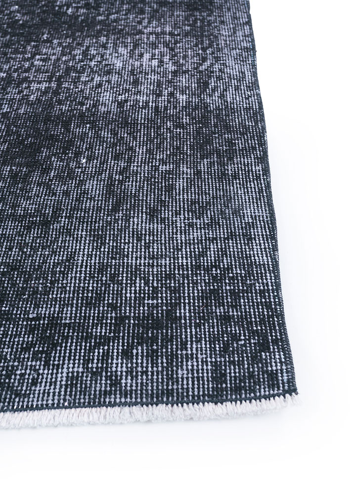 lacuna grey and black wool hand knotted Rug - Corner