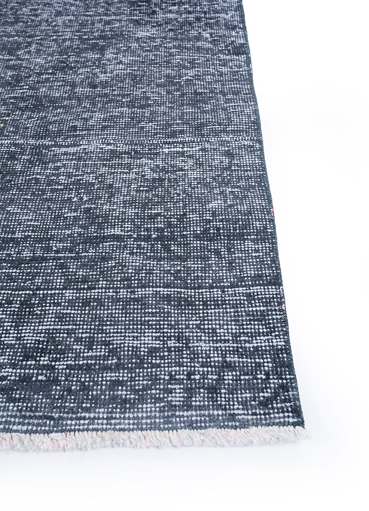 lacuna grey and black wool hand knotted Rug - Corner