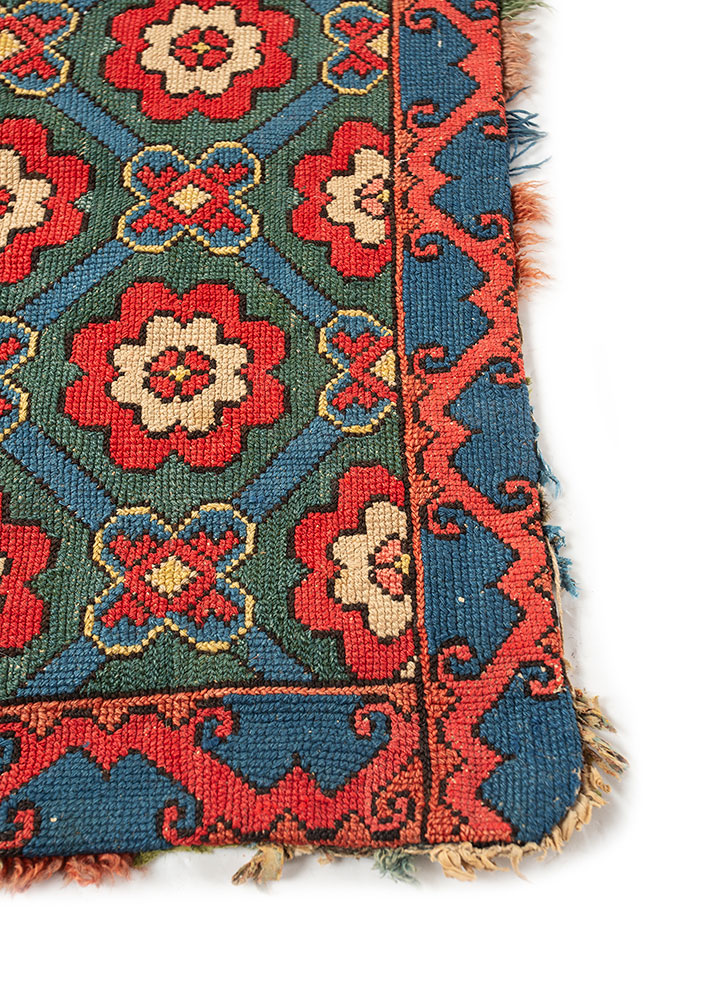aalam green wool hand knotted Rug - Corner