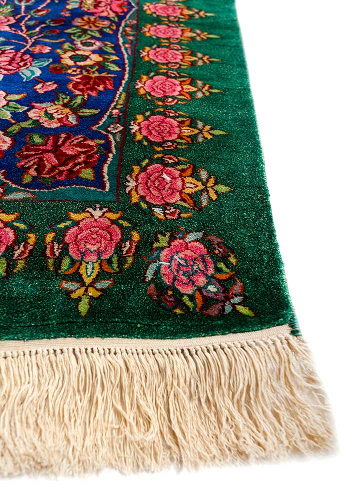 gulmarg green silk hand knotted Rug - Corner
