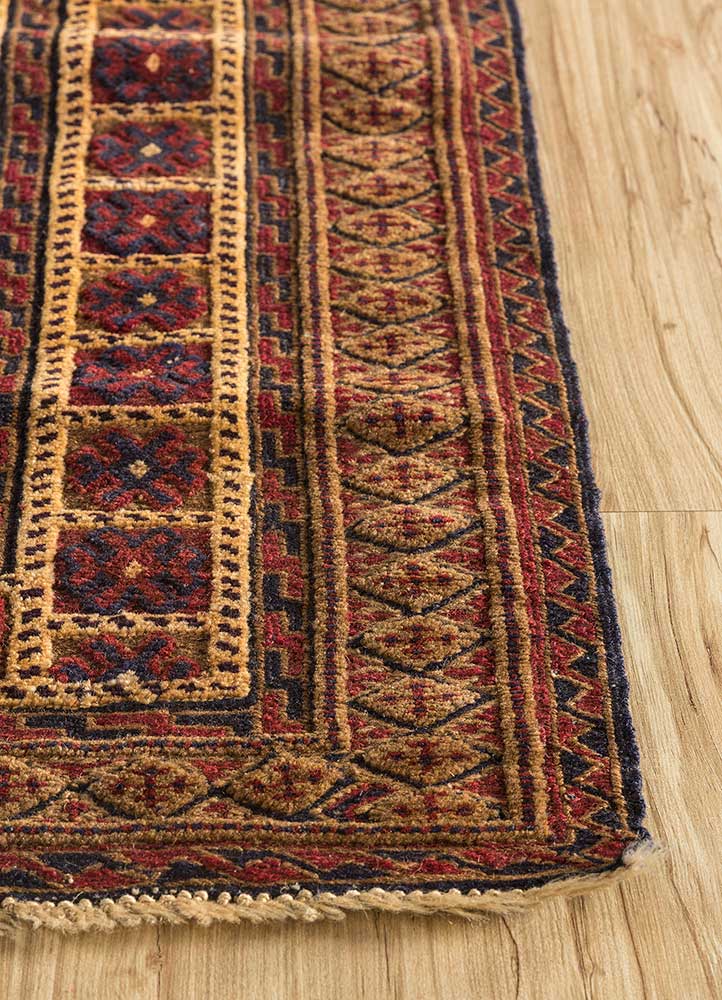 gulnar gold wool hand knotted Rug - Corner