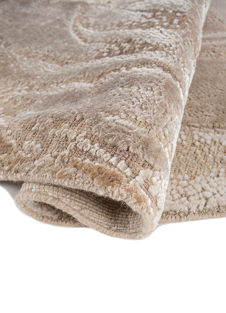 aprezo ivory wool and bamboo silk hand knotted Rug - FloorShot