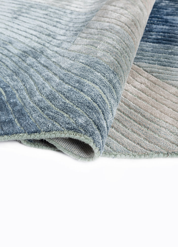 lucid blue wool and viscose hand tufted Rug - FloorShot