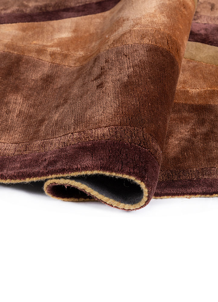 come around gold wool and viscose hand tufted Rug - FloorShot