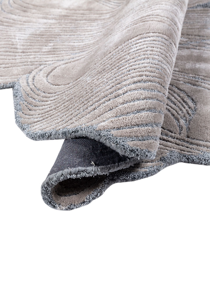 infini grey and black viscose hand tufted Rug - FloorShot