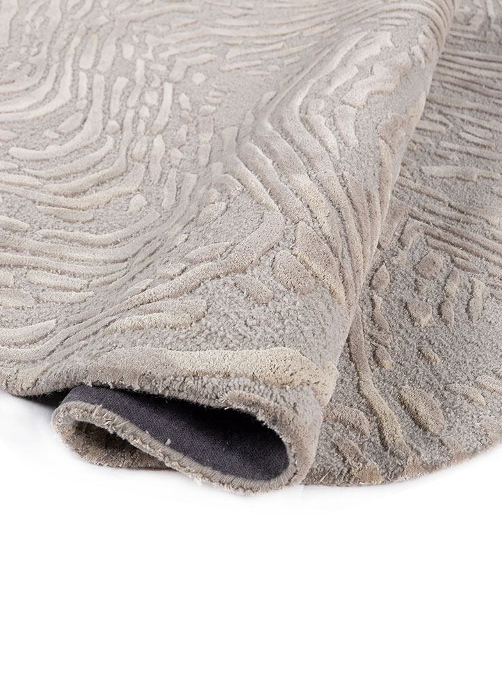 infini grey and black wool and viscose hand tufted Rug - FloorShot