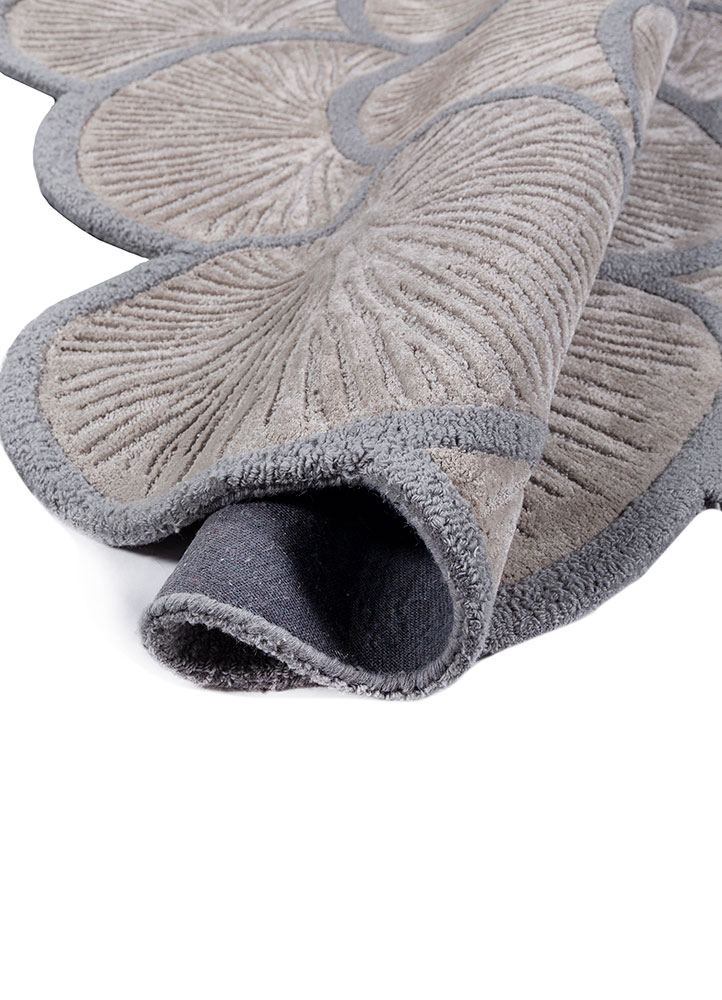 aurelia grey and black wool and viscose hand tufted Rug - FloorShot