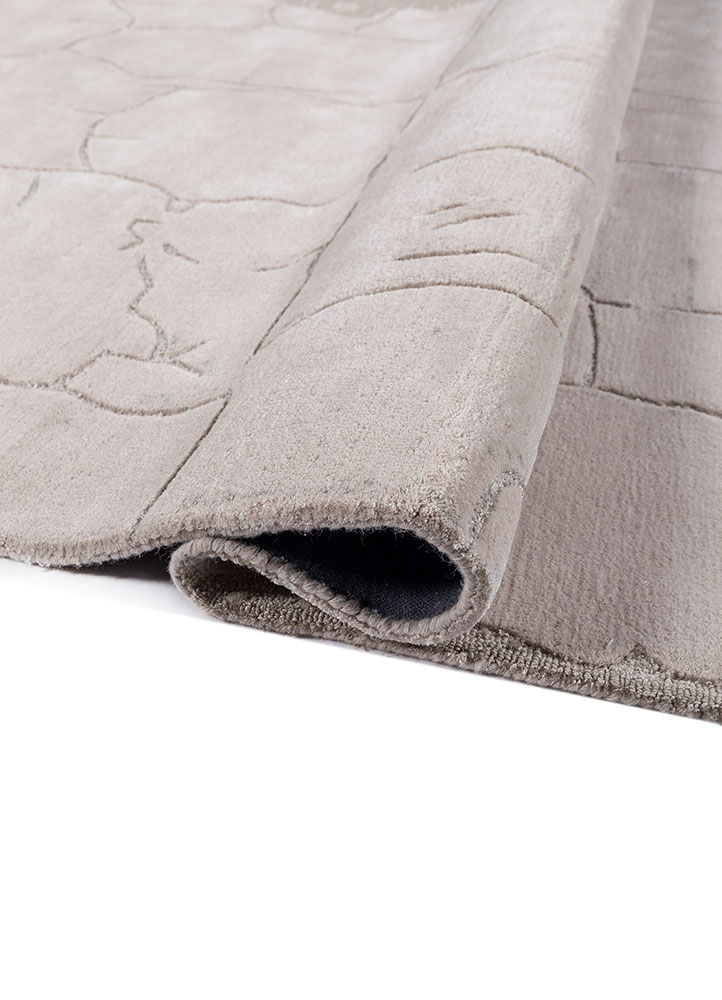 pathways ivory wool and viscose hand tufted Rug - FloorShot