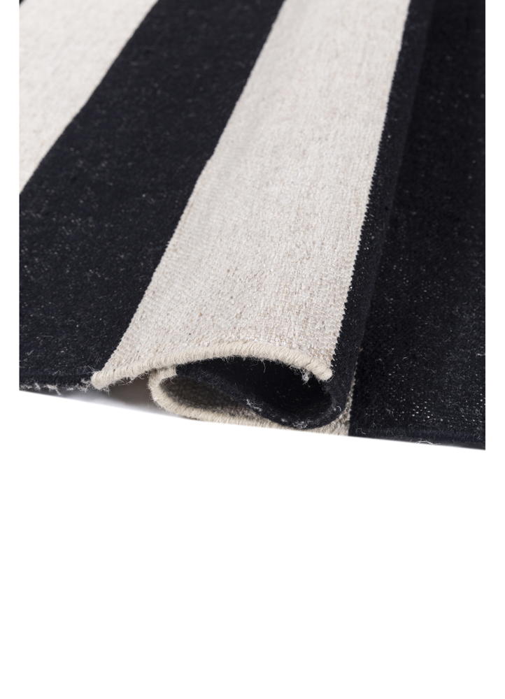 alhambra grey and black wool flat weaves Rug - FloorShot