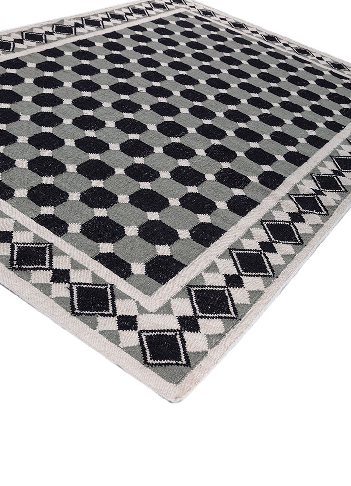 alhambra grey and black wool flat weaves Rug - FloorShot