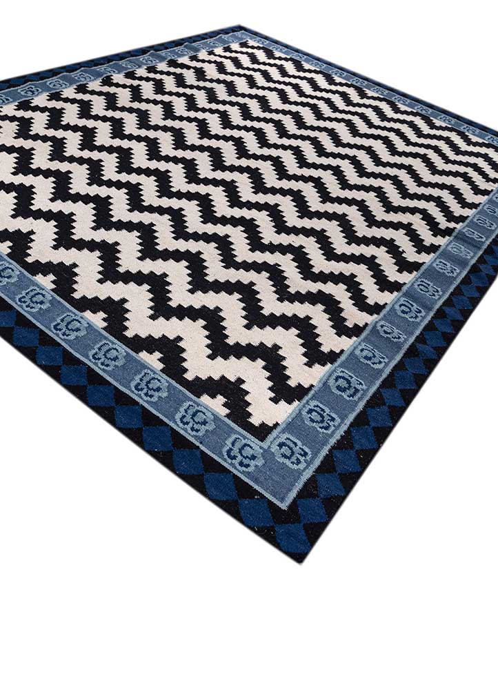 alhambra grey and black wool flat weaves Rug - FloorShot