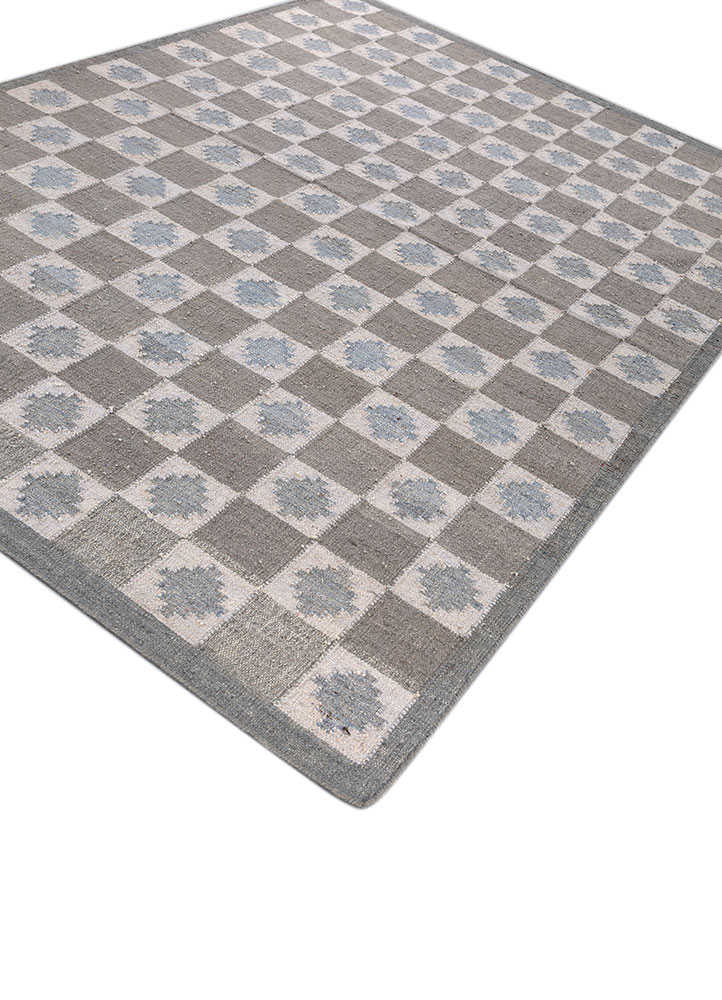 alhambra grey and black wool flat weaves Rug - FloorShot