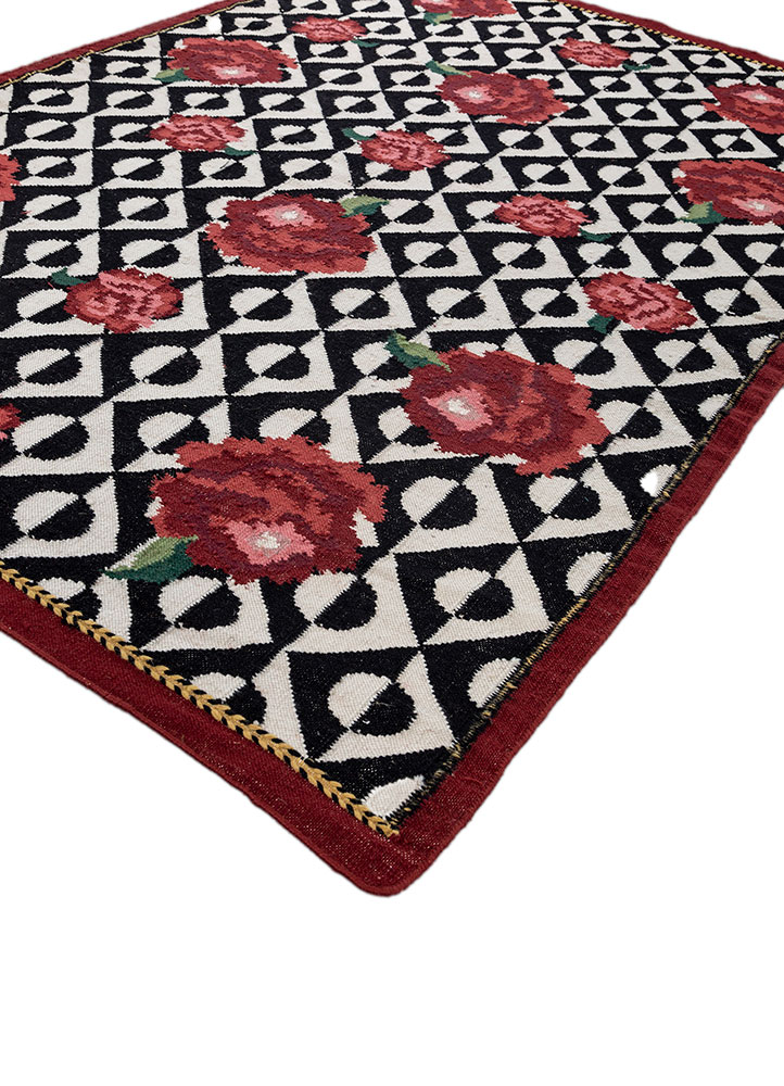 alhambra grey and black wool flat weaves Rug - FloorShot