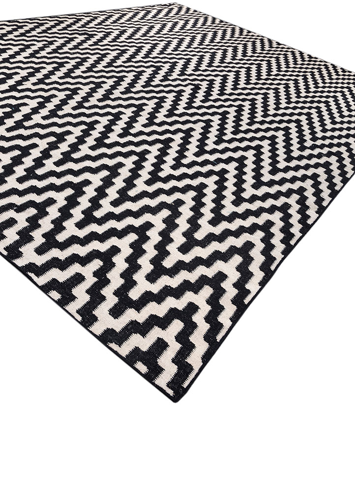alhambra grey and black wool flat weaves Rug - FloorShot