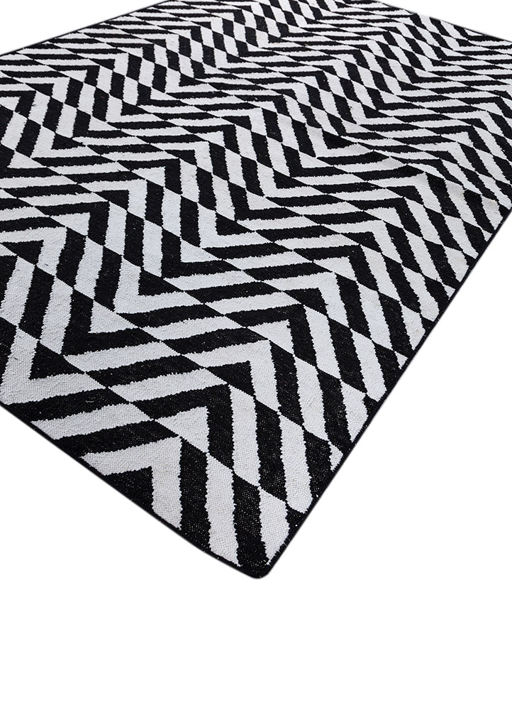 alhambra grey and black wool flat weaves Rug - FloorShot