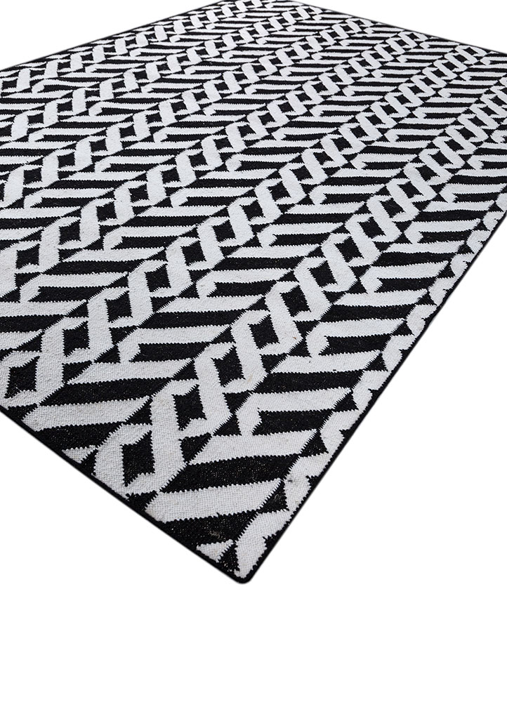 alhambra grey and black wool flat weaves Rug - FloorShot
