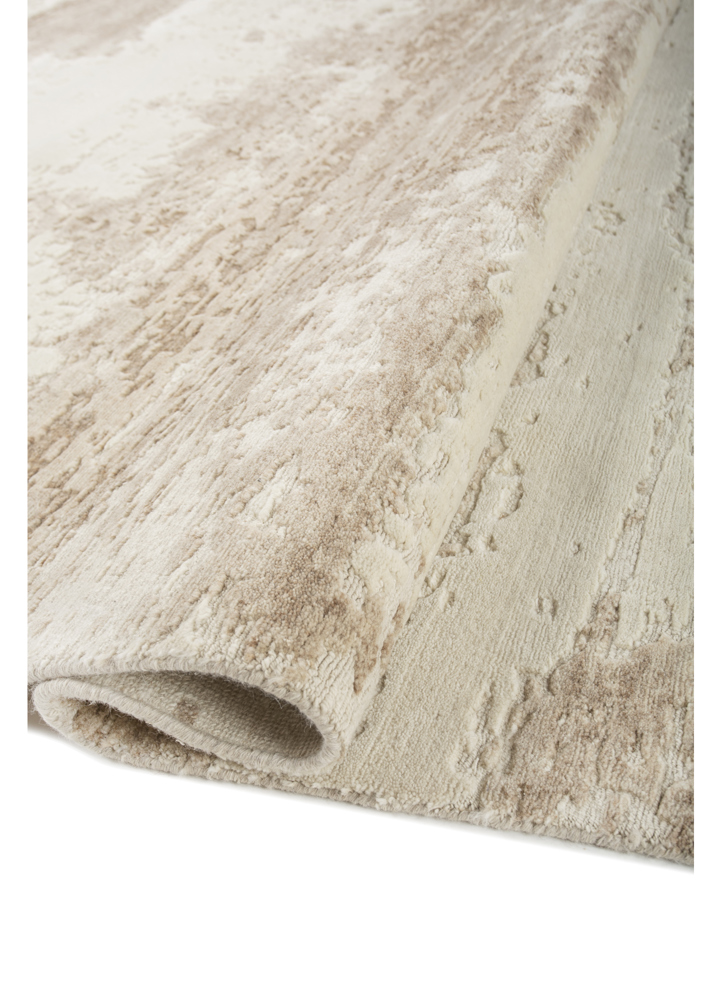 uvenuti ivory wool hand knotted Rug - FloorShot