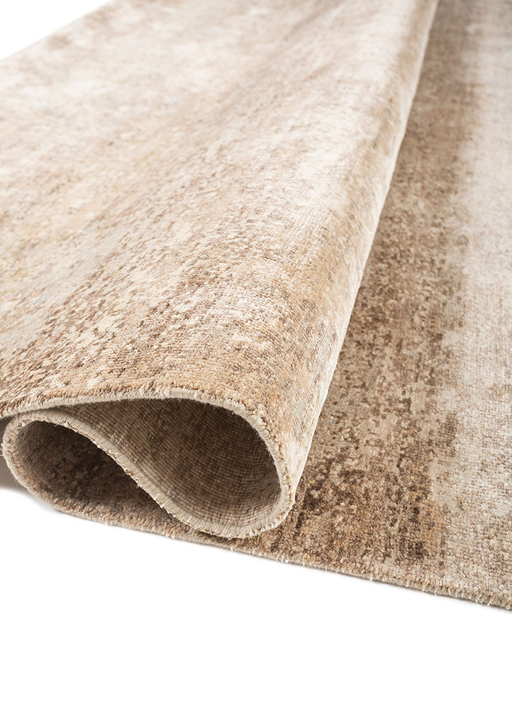 gulmarg ivory silk hand knotted Rug - FloorShot