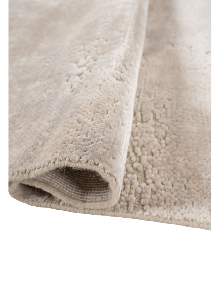 aprezo ivory wool and bamboo silk hand knotted Rug - FloorShot