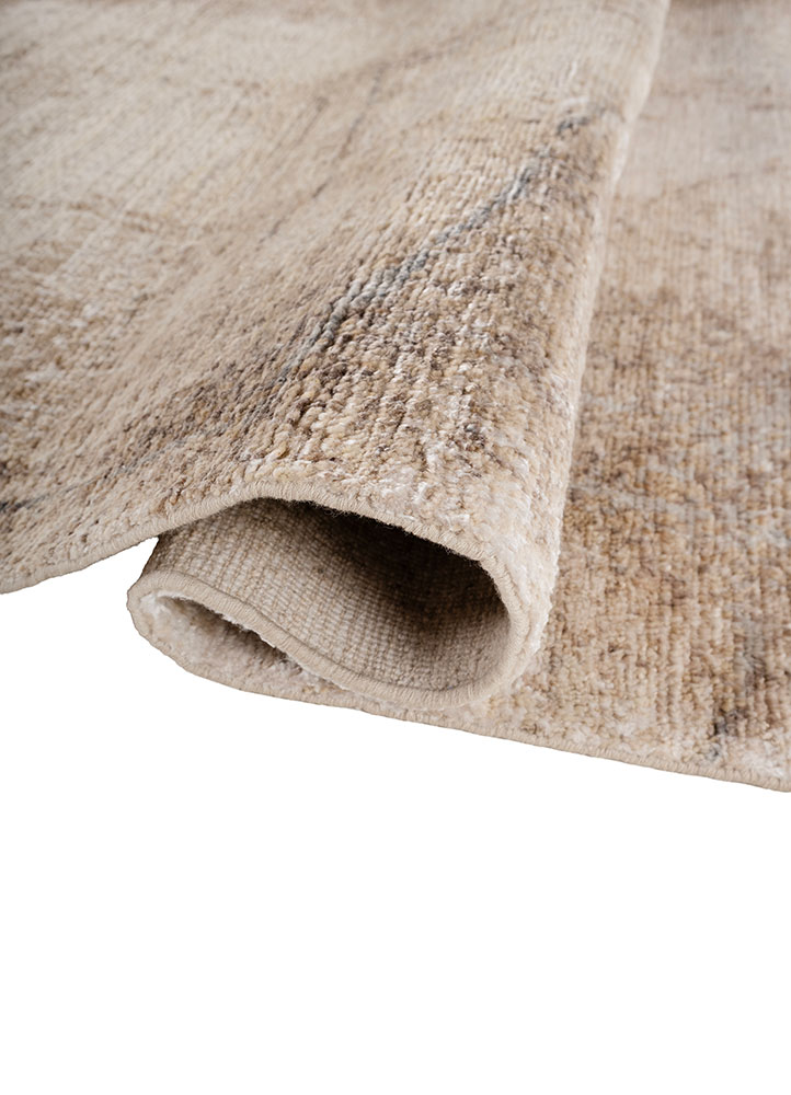 aprezo ivory wool and bamboo silk hand knotted Rug - FloorShot