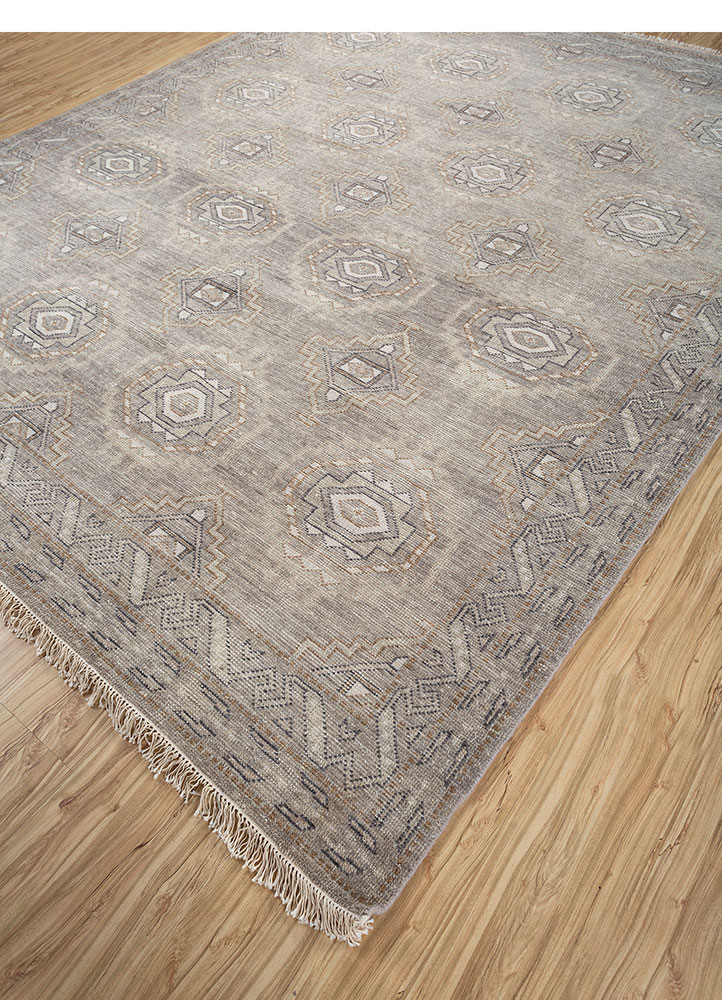 savana grey and black wool hand knotted Rug - FloorShot