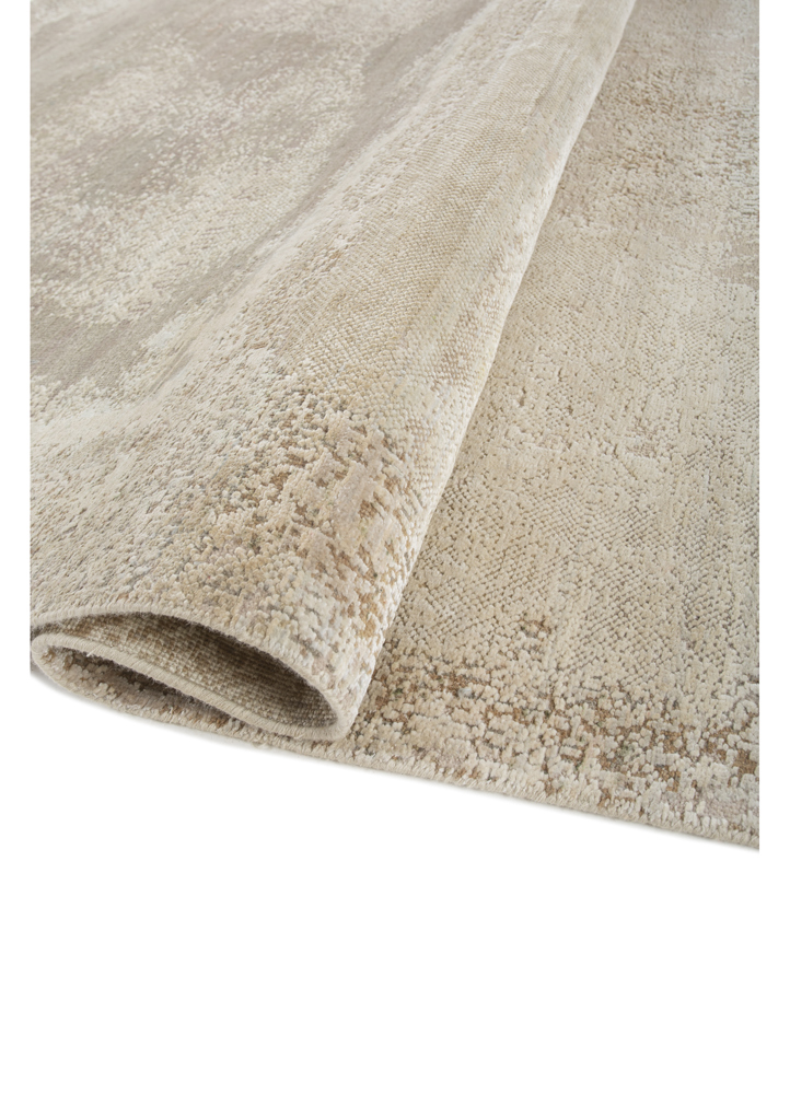 entropy ivory wool and silk hand knotted Rug - FloorShot