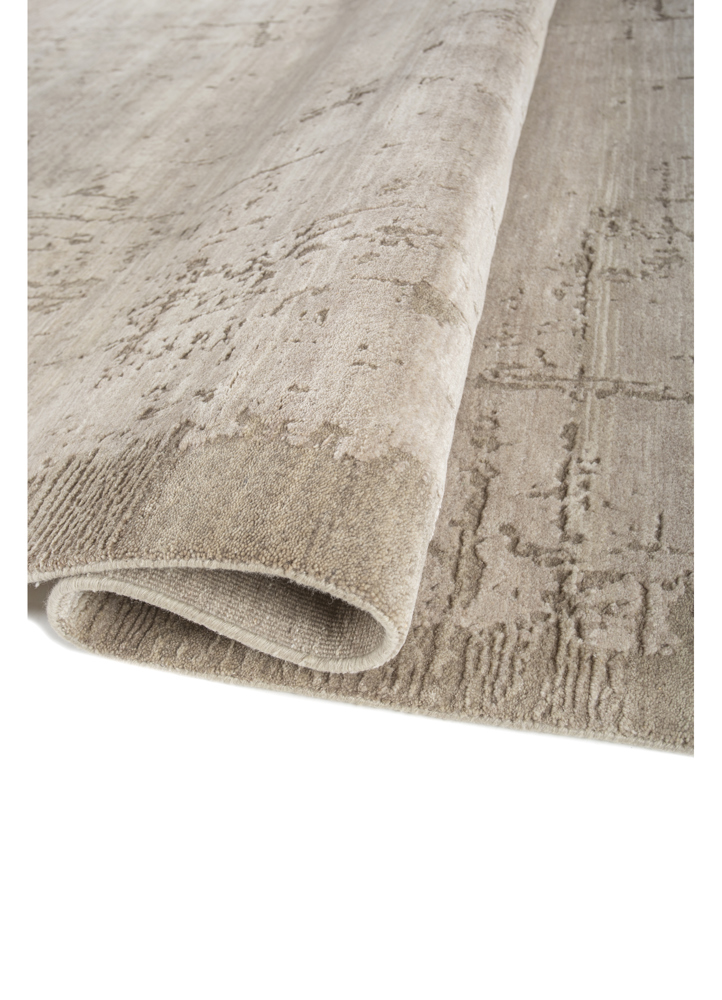 entropy ivory wool and silk hand knotted Rug - FloorShot