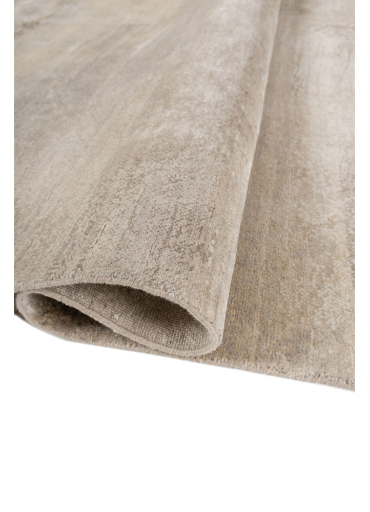 entropy ivory wool and silk hand knotted Rug - FloorShot