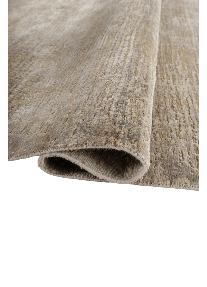 entropy ivory wool and silk hand knotted Rug - FloorShot