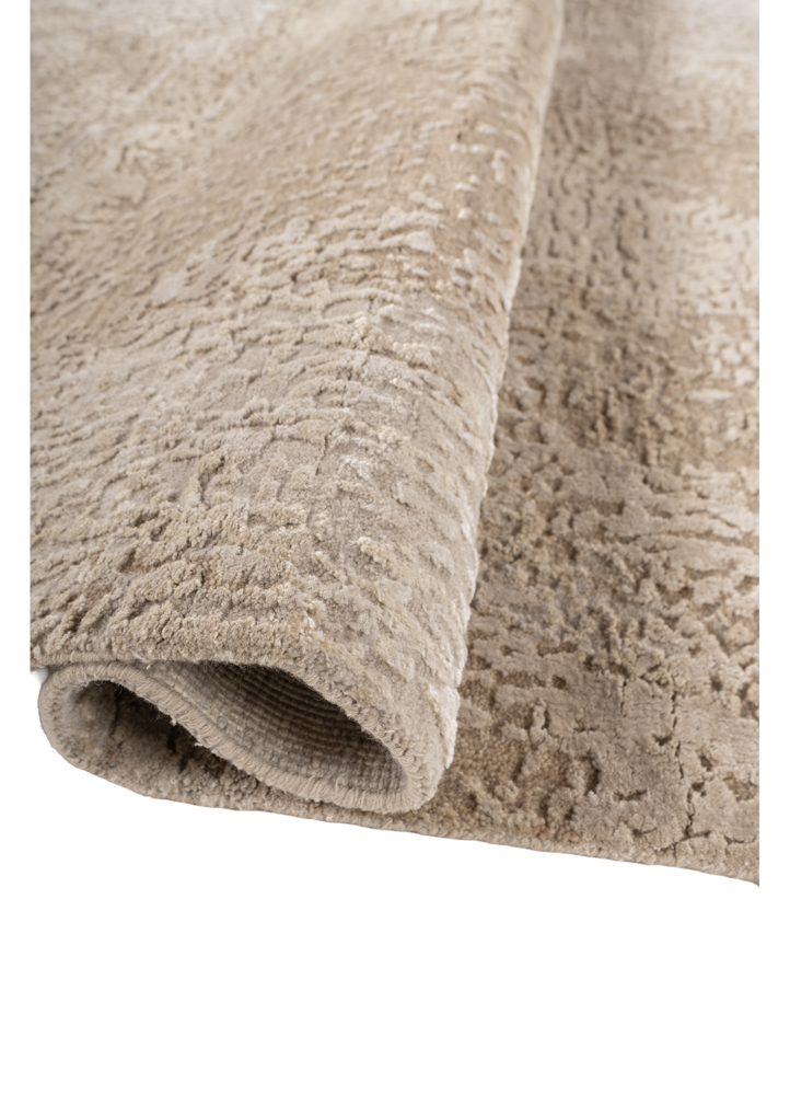 aprezo beige and brown wool and silk hand knotted Rug - FloorShot