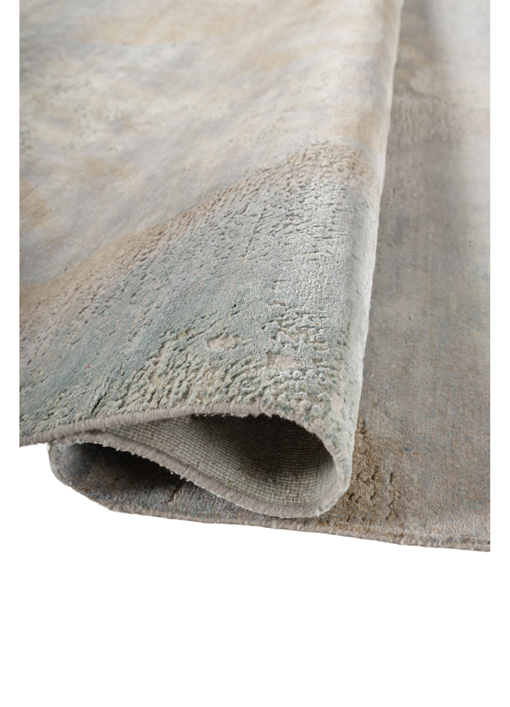 aprezo ivory wool and silk hand knotted Rug - FloorShot