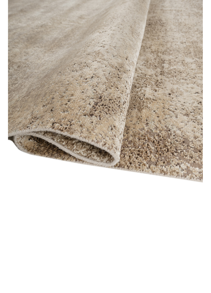 entropy ivory wool and silk hand knotted Rug - FloorShot