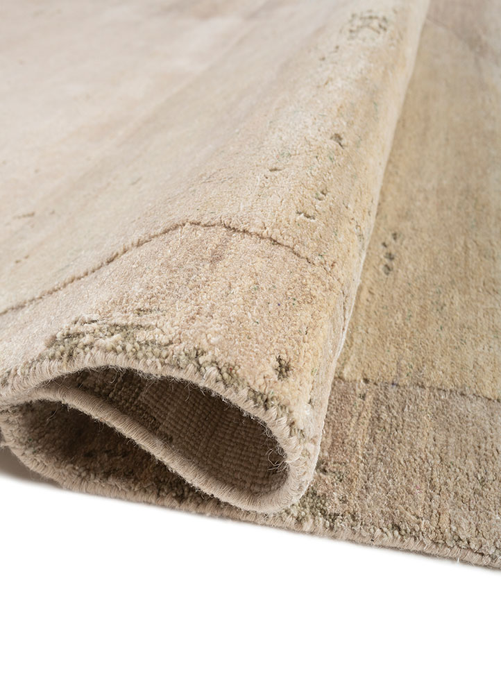 aakar by kavi ivory wool and silk hand knotted Rug - FloorShot