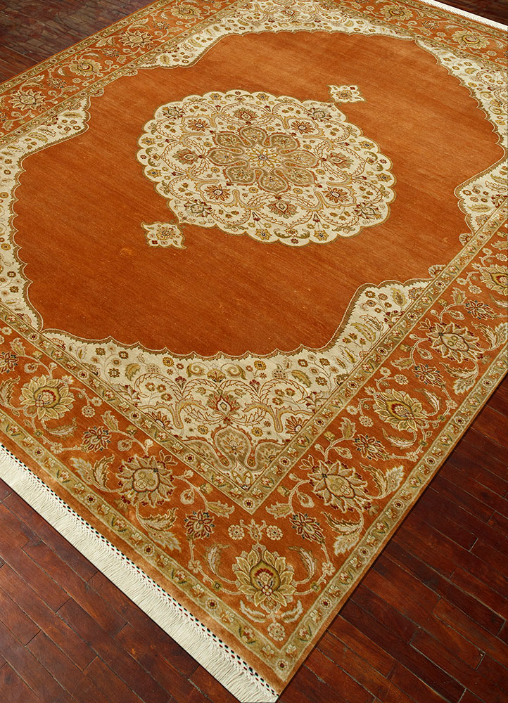 gulmarg red and orange silk hand knotted Rug - FloorShot