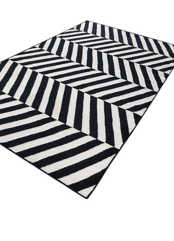 alhambra grey and black wool flat weaves Rug - FloorShot