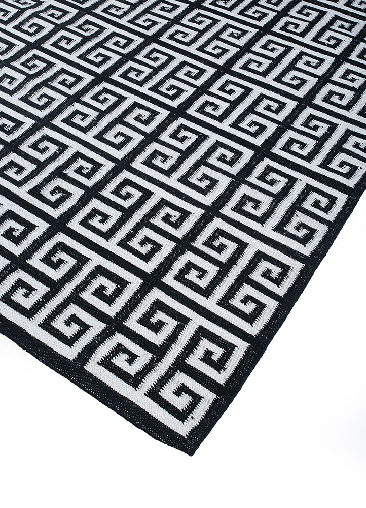 alhambra grey and black wool flat weaves Rug - FloorShot