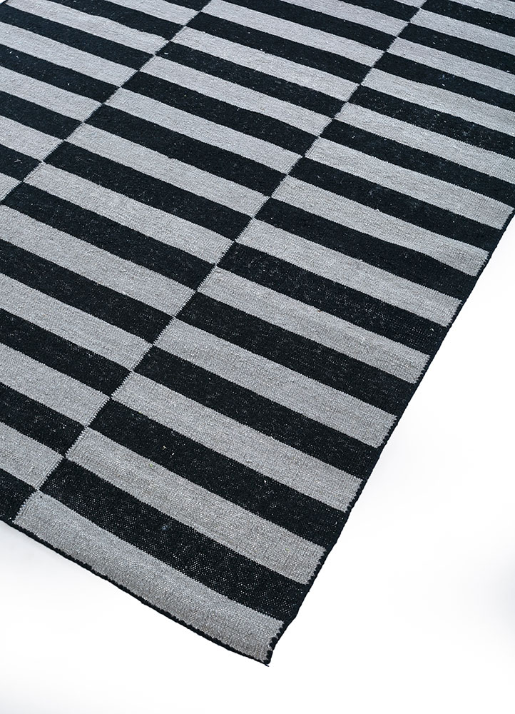 alhambra grey and black wool flat weaves Rug - FloorShot