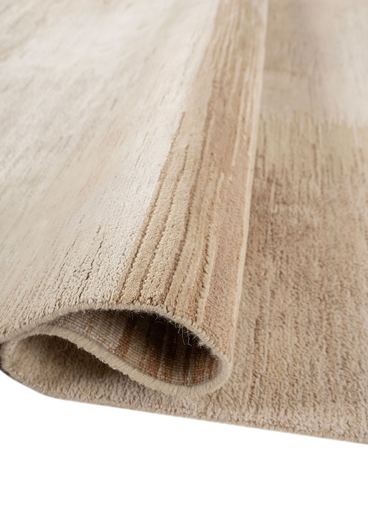 aprezo ivory wool and silk hand knotted Rug - FloorShot